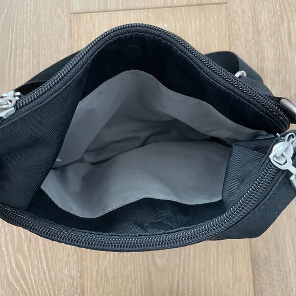 Baggalini Purse Cross Body Bag Black Crossover Travel Nylon 0856040 Animal Print - Picture 6 of 13